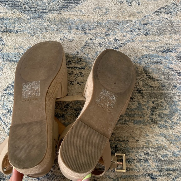 Wedge shoes. Beige colour. Perfect for summer! - Picture 3 of 4